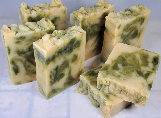 SPEARMINT & SPIRULINA Bar Soap - with safflower oil & spirulina powder